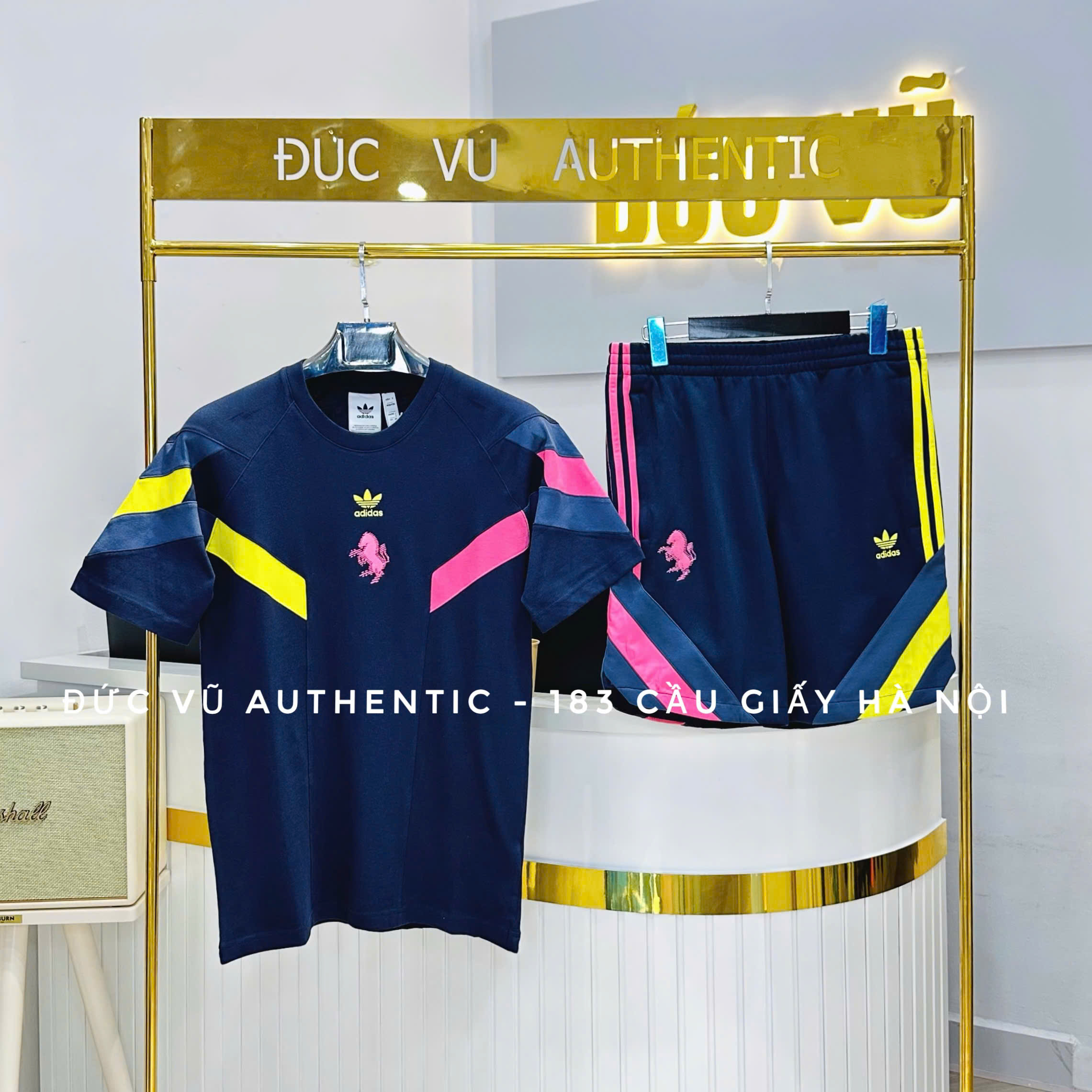 Bộ Quần Áo Cộc Tay Nam Adidas Juventus IN5598 / IN5596 Màu Xanh Navy