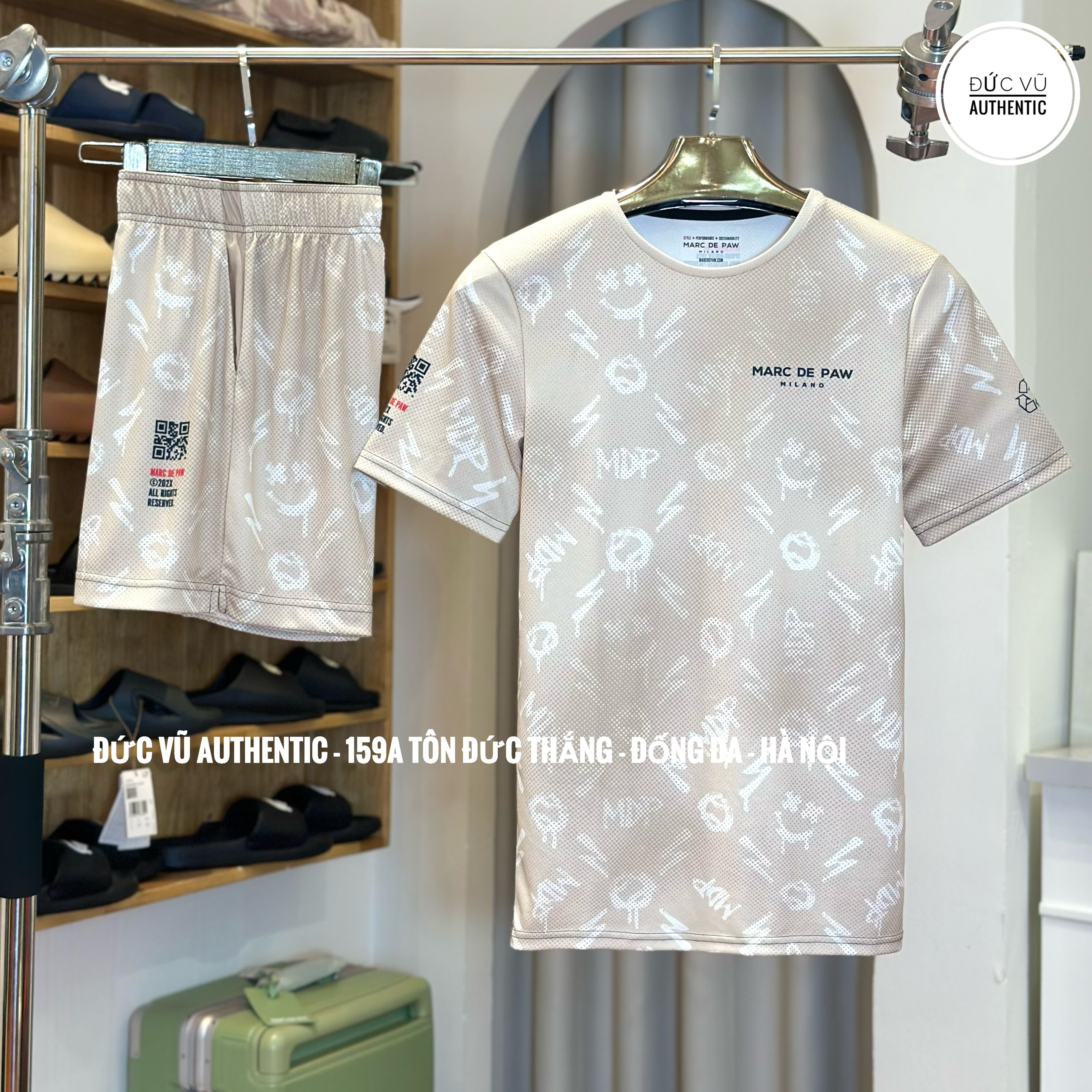 Bộ thể thao Tennis Marc De Paw "Mono Smile Beige"