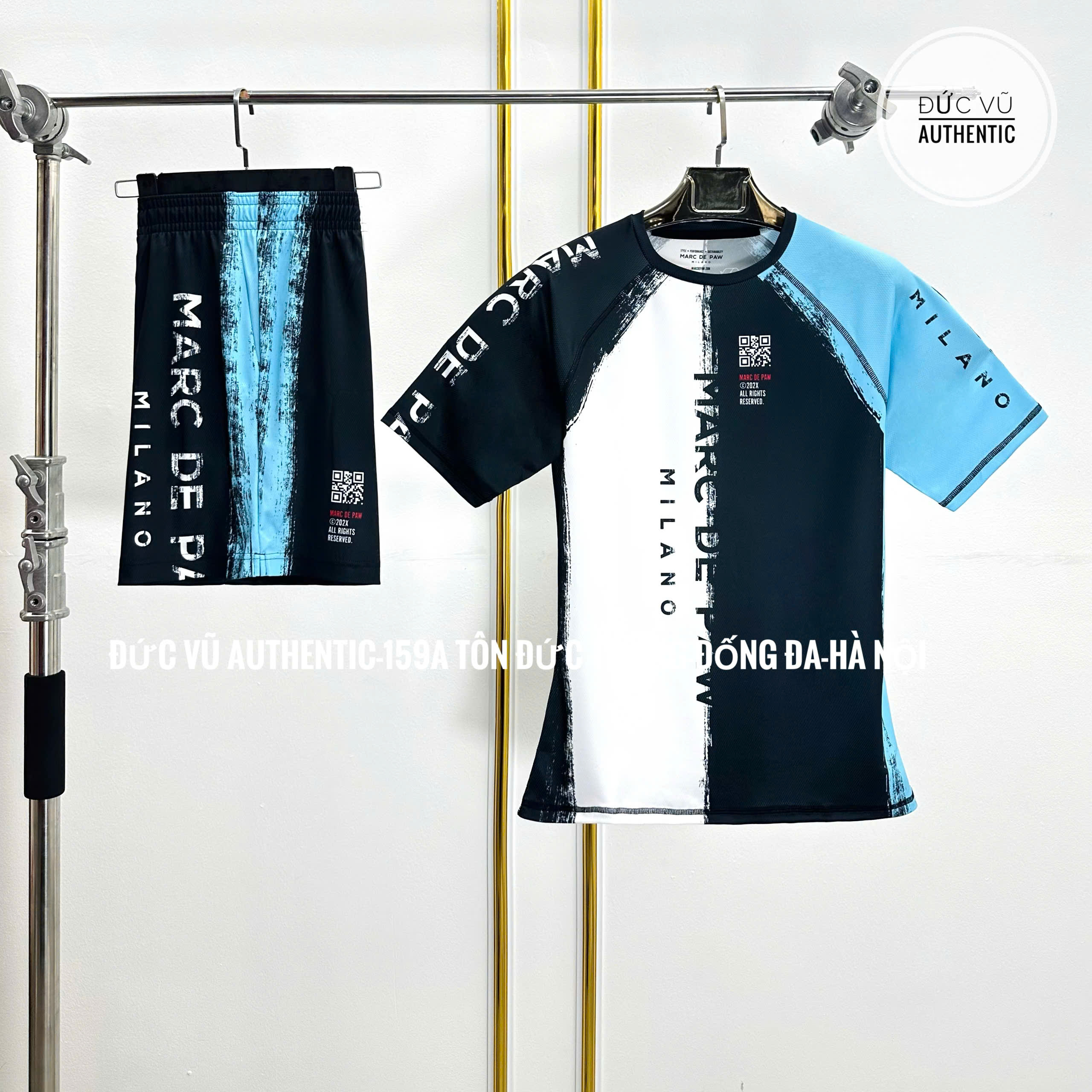 Color-blocked light blue, black & white T-Shirt for Tennis, Padel & Pickleball