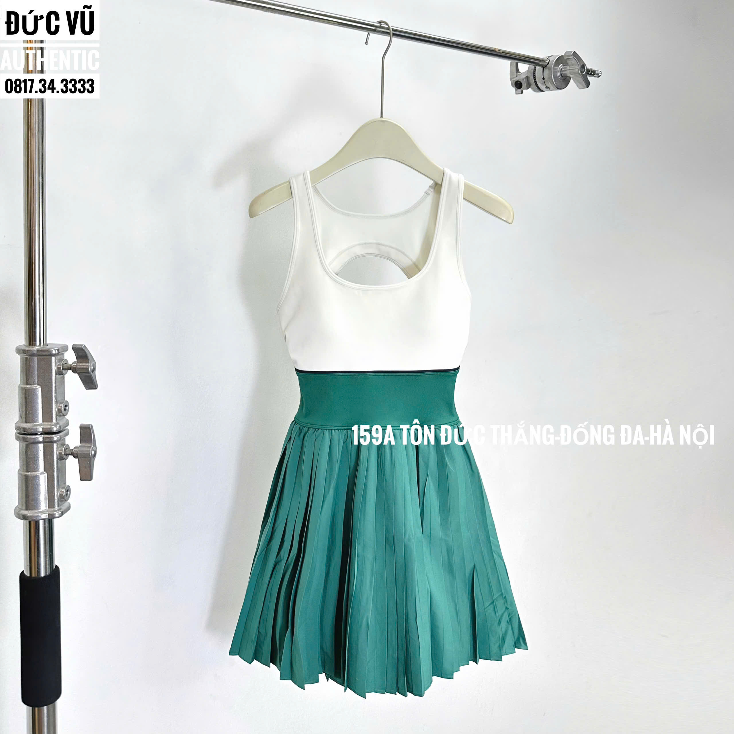 Đầm tennis nữ phối màu trắng – xanh ngọc dáng xòe
