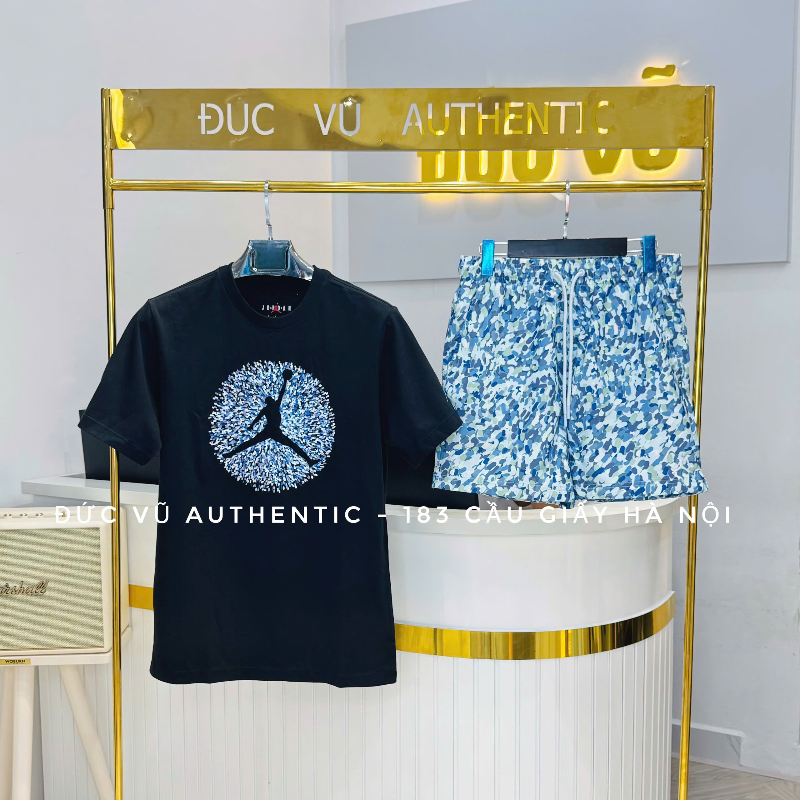Bộ Jordan Abstract Camo – Áo thun đen Jumpman họa tiết & quần short họa tiết xanh loang
