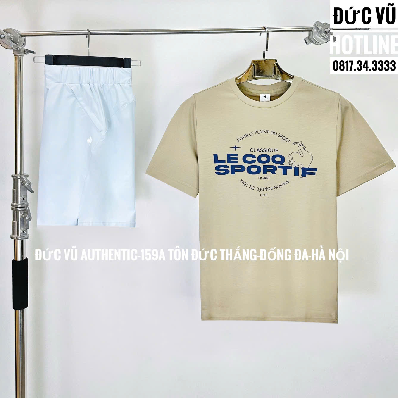 Set đồ thể thao nam Le Coq Sportif áo thun be chữ xanh + quần trắng