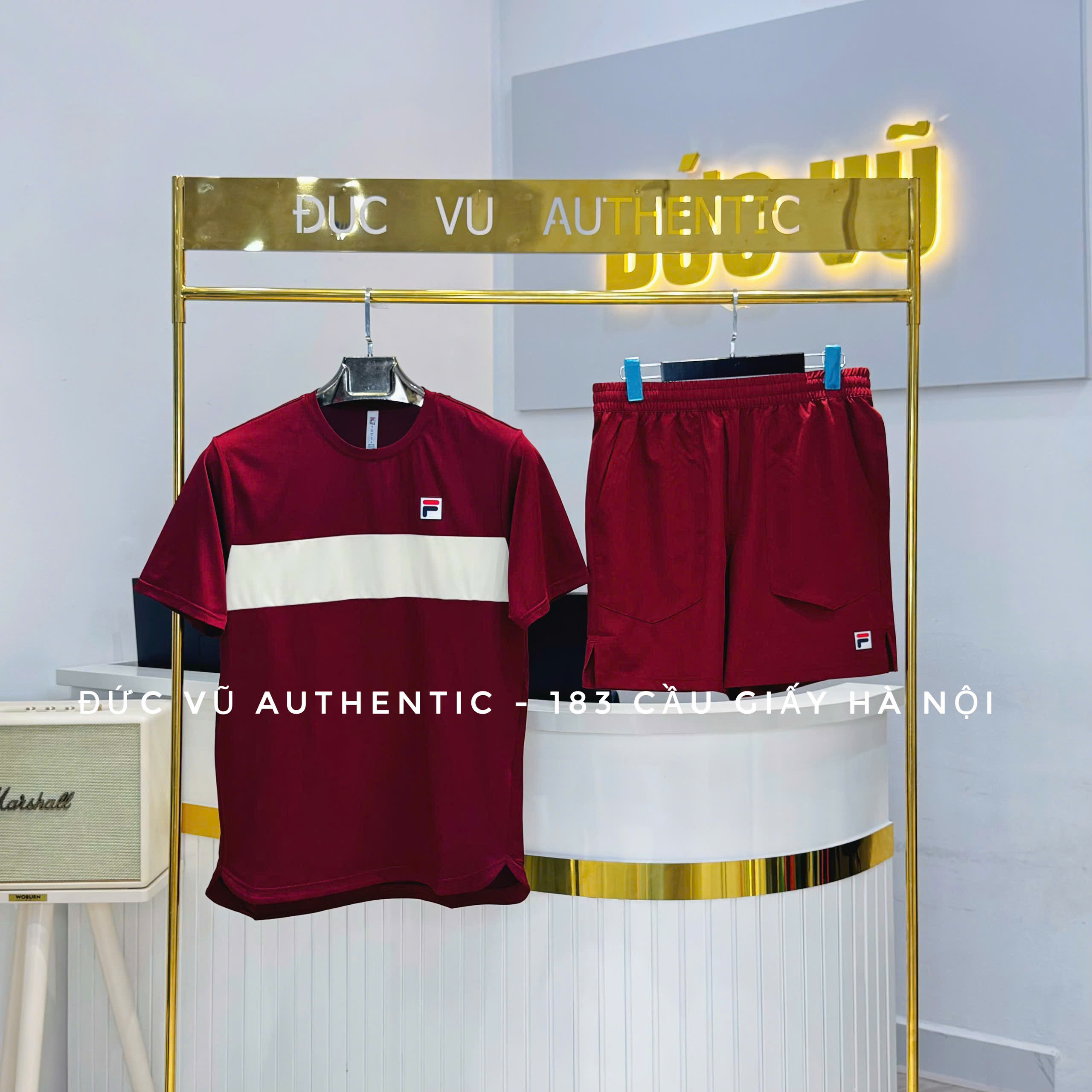 Bộ Đồ Thể Thao Fila Màu Đỏ Đô Sọc Trắng