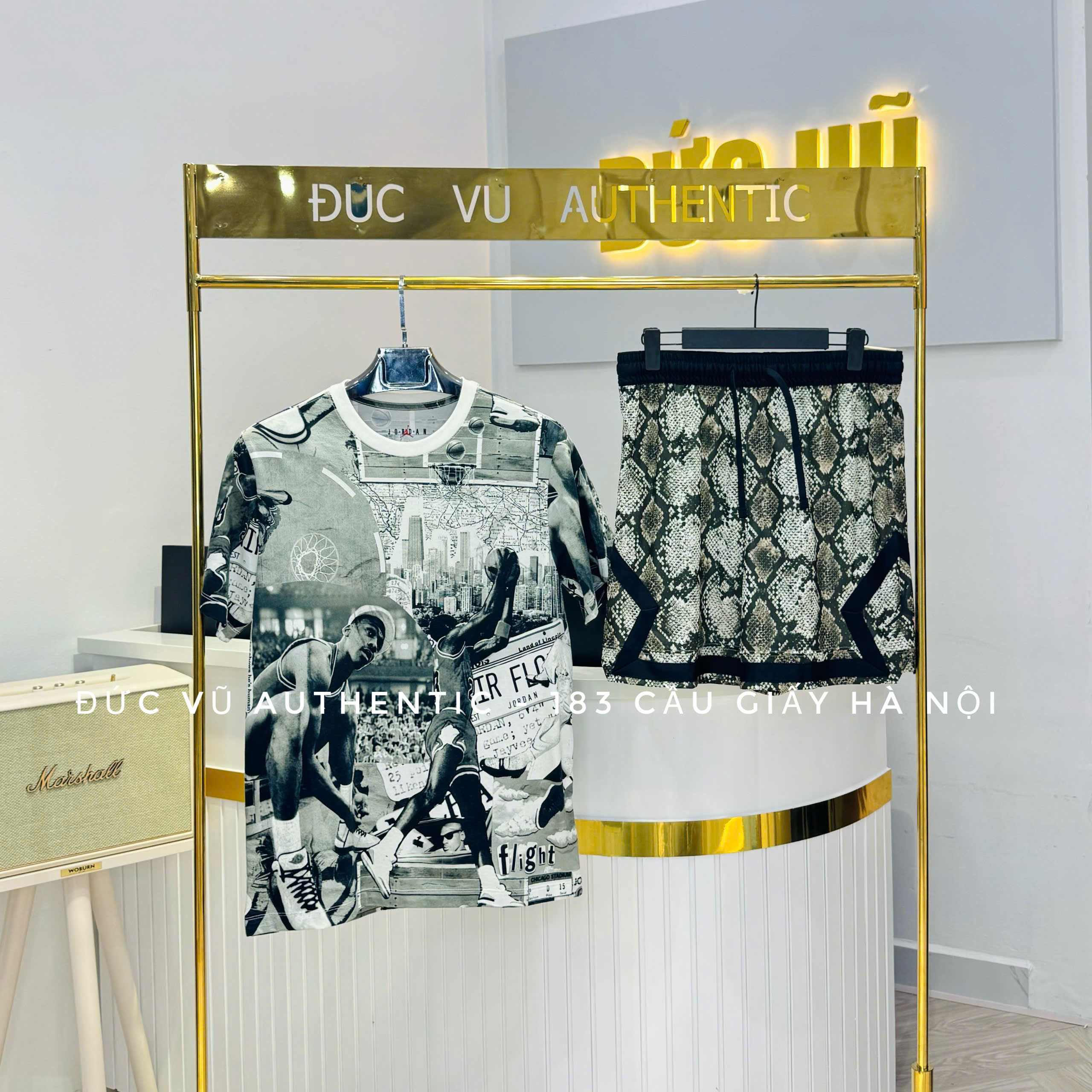 Bộ Jordan Black & White Retro – Áo thun poster MJ & quần short họa tiết da rắn