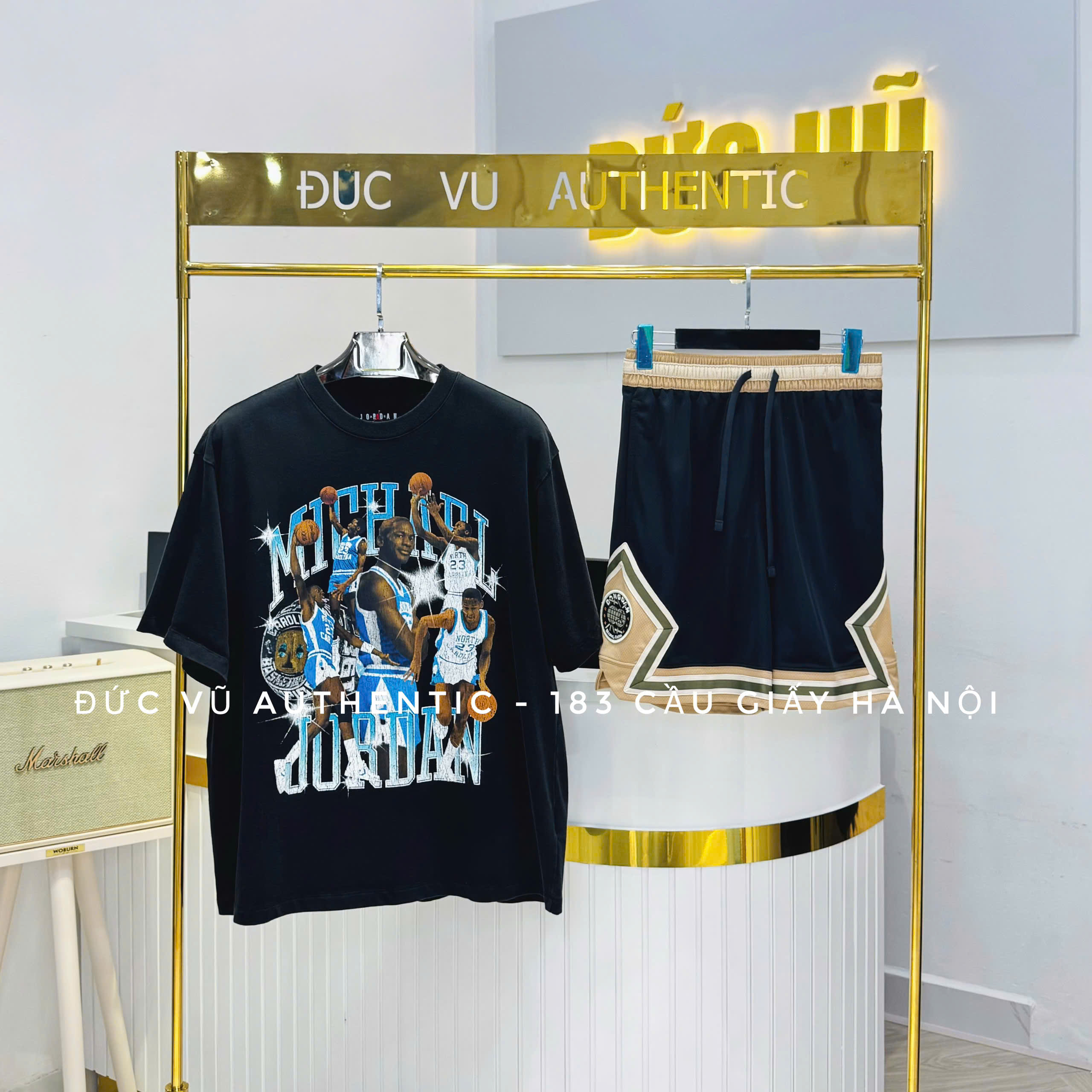 Bộ Michael Jordan Retro Stars – Áo thun graphic huyền thoại & quần short thể thao phối kem