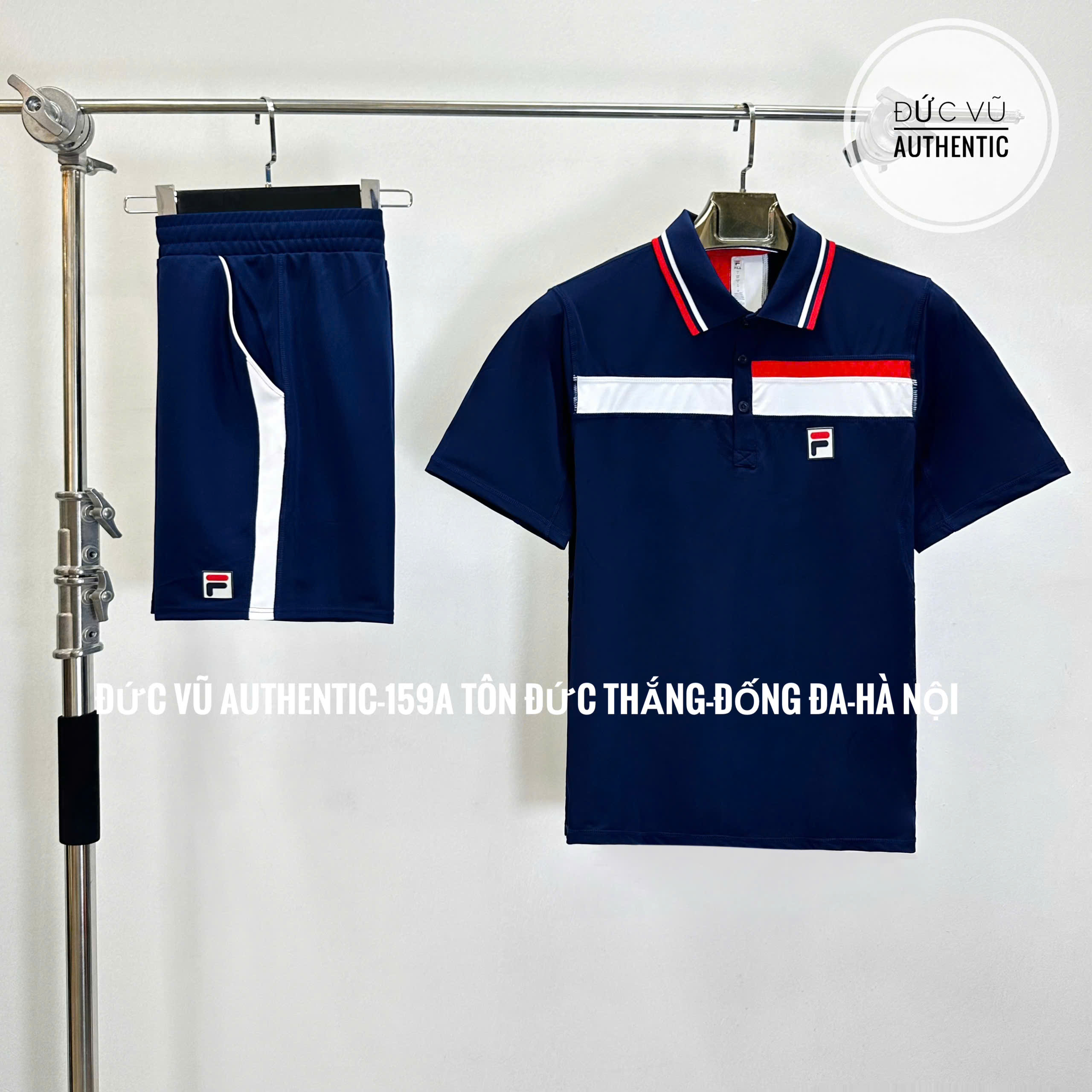 Bộ Fila Polo Thể Thao Nam – Navy Trắng Đỏ Cổ Bẻ