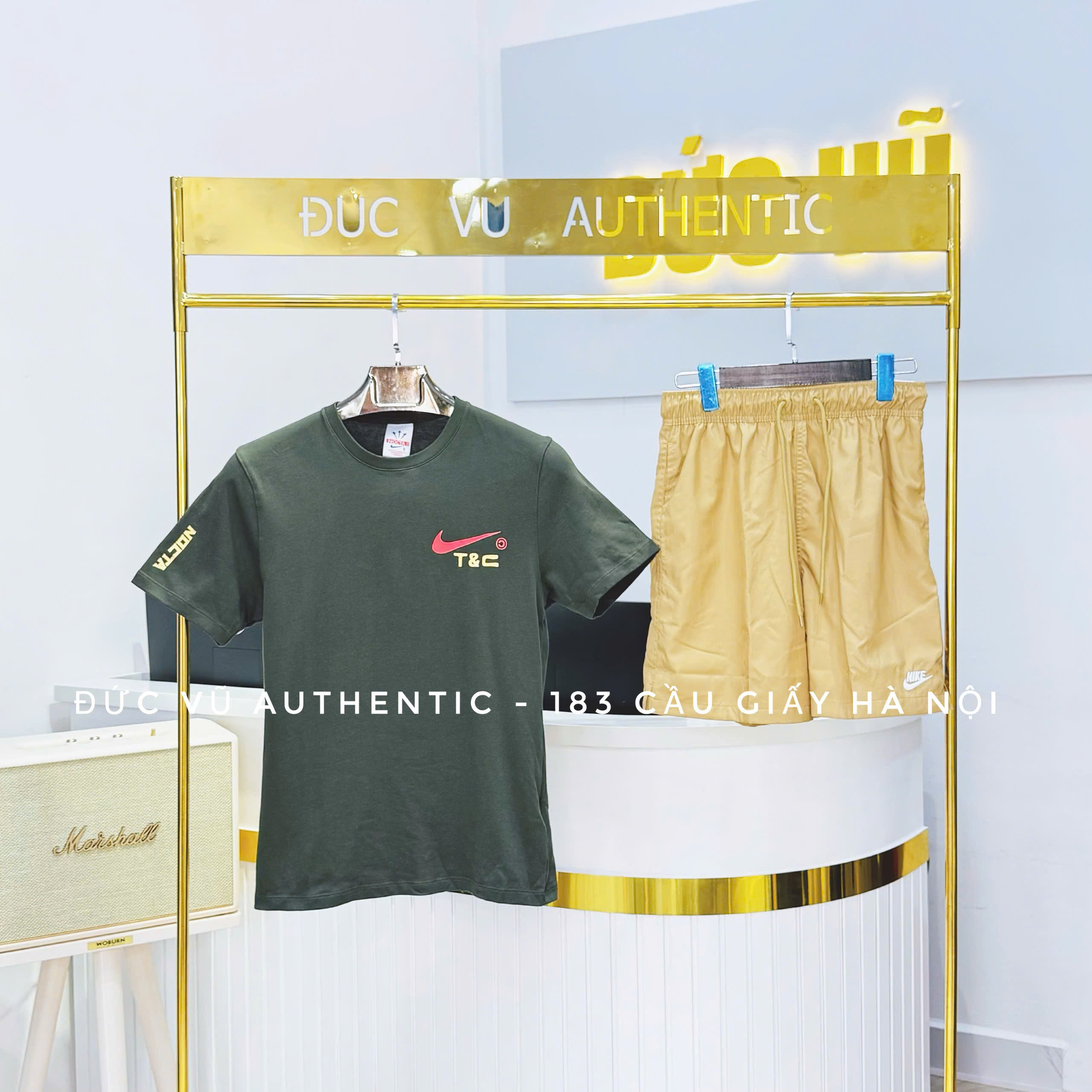 Set Nike “Distant Regards” – Áo thun graphic xanh rêu & Quần short thể thao vàng cát