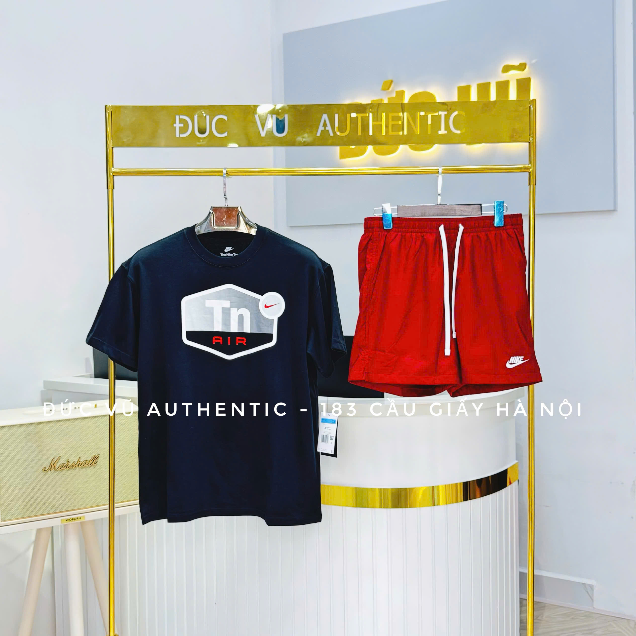 Set Nike Tn Air Black – Áo thun Tn đen & Quần short thể thao đỏ