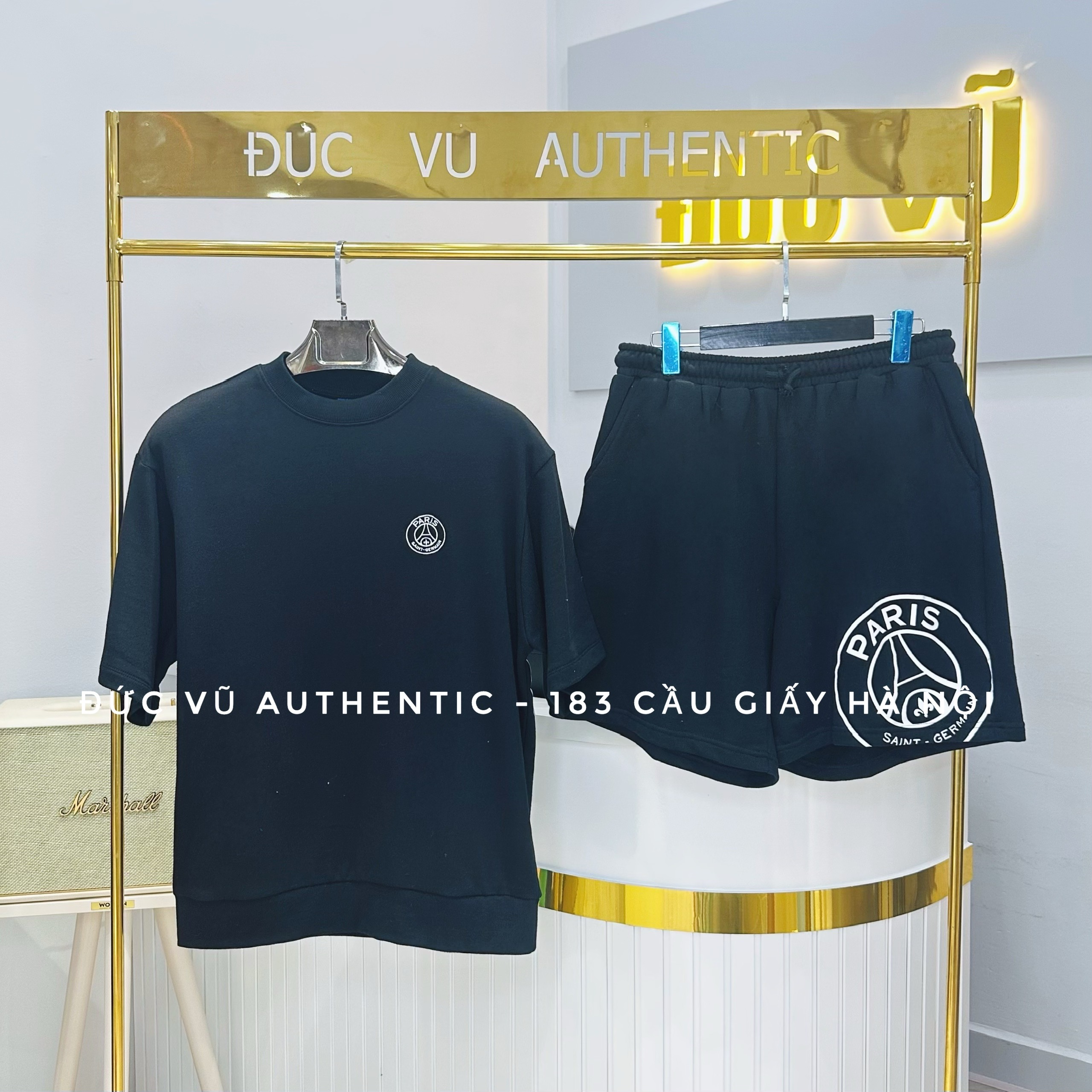 Set PSG Paris Street Bold – Bộ áo thun & quần short đen logo Paris Saint-Germain bản chữ lớn