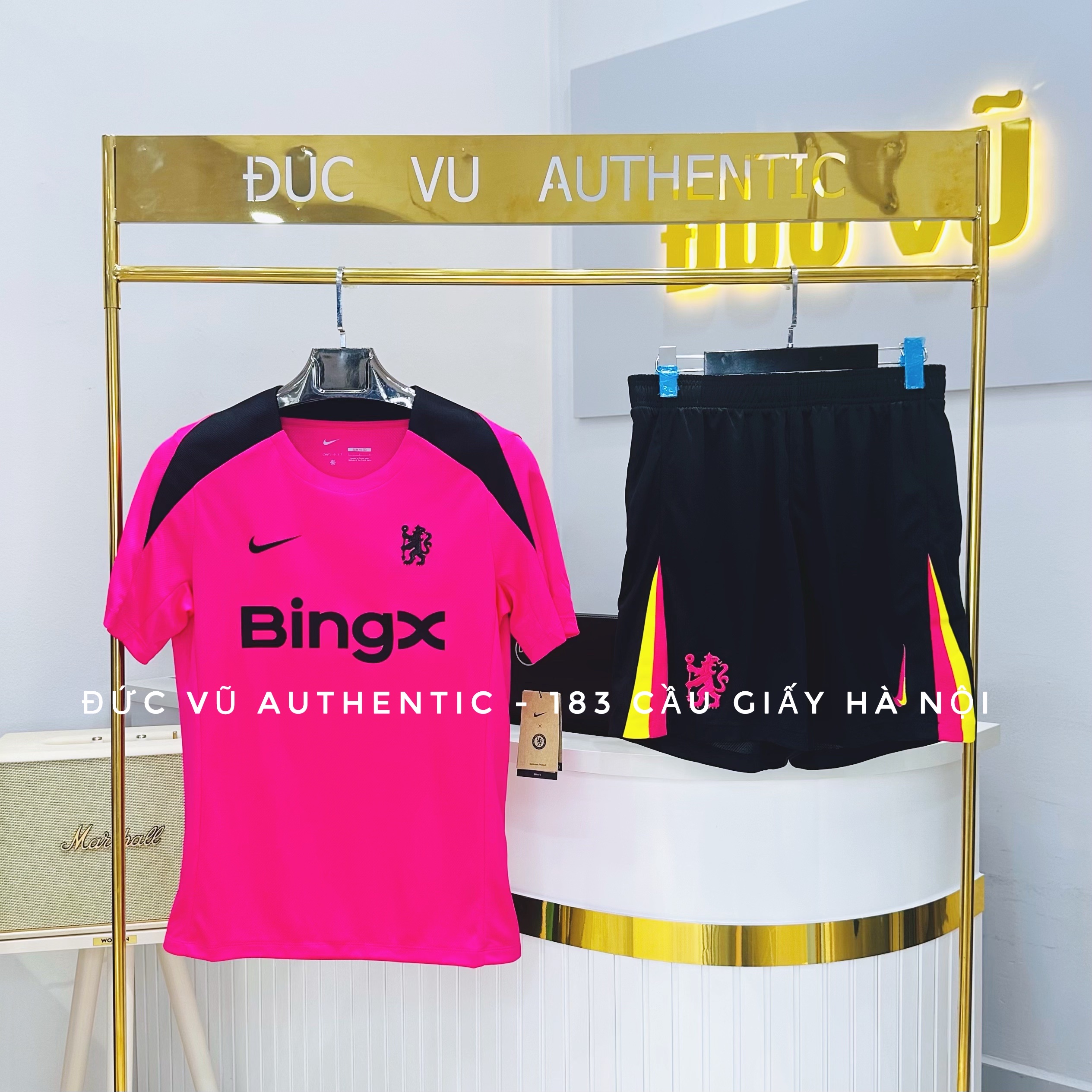 Set thể thao BingX Hà Lan 2024 – Hồng neon phối đen cá tính