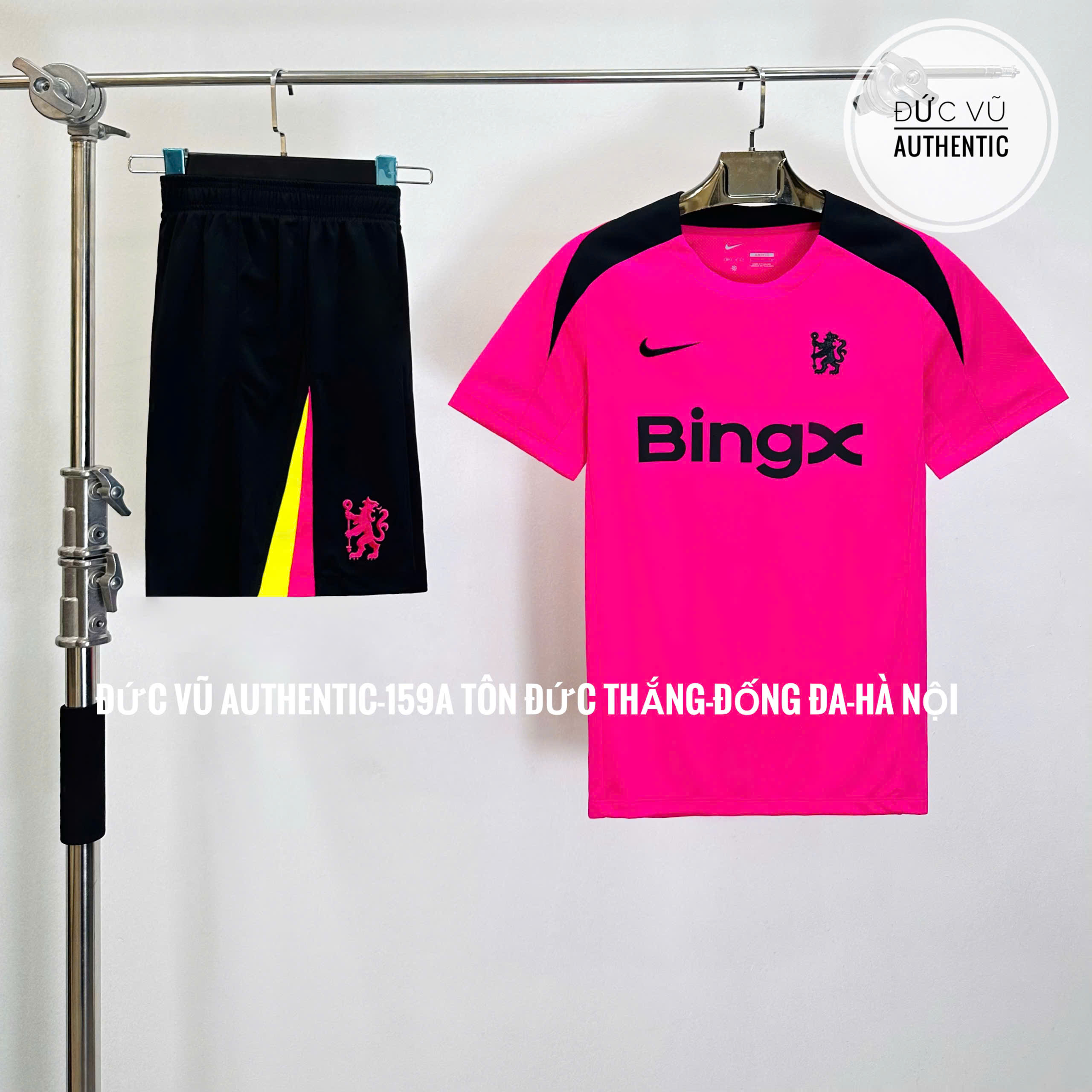 Set thể thao BingX Hà Lan 2024 – Hồng neon phối đen cá tính