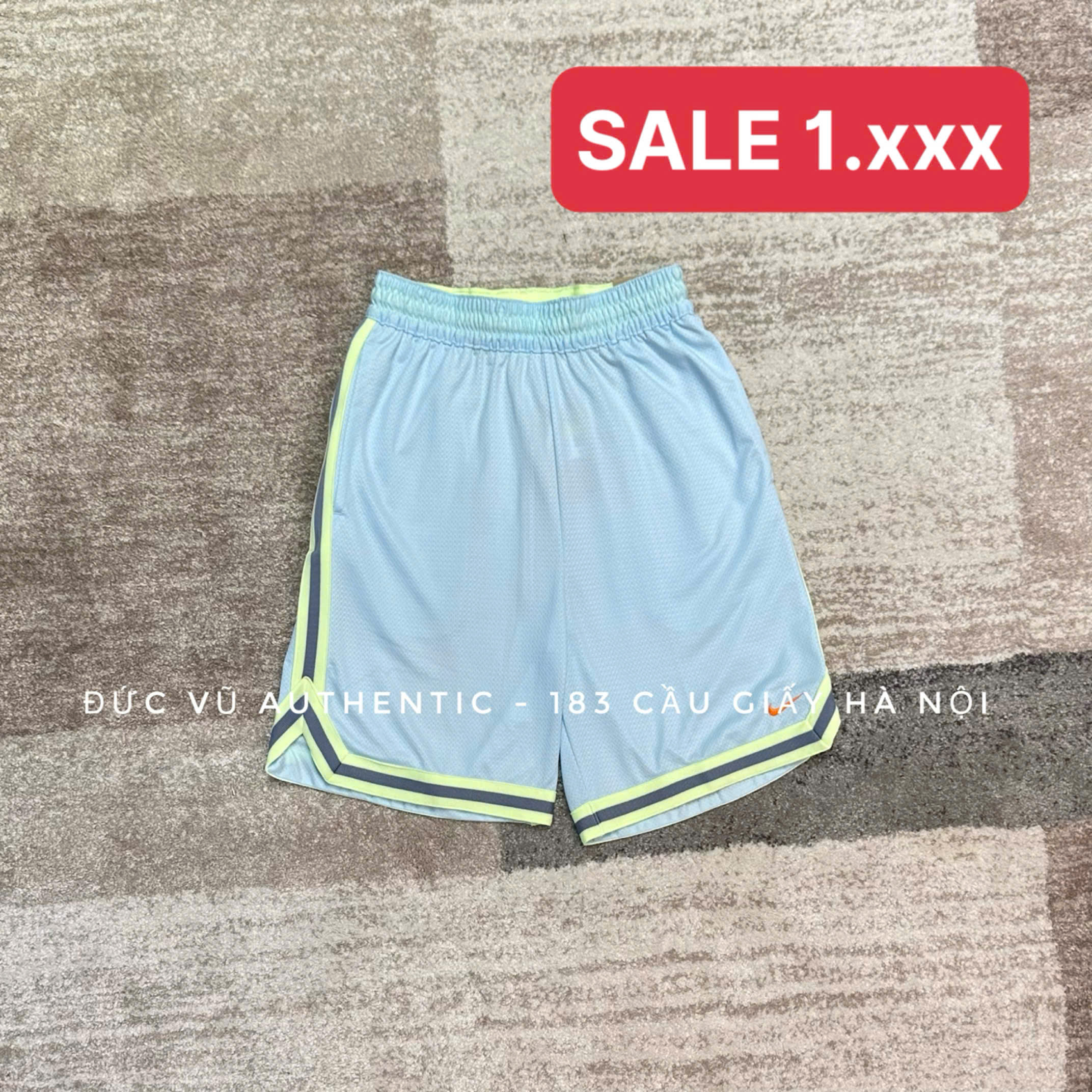 Quần  thể thao viền neon – Màu xanh baby cá tính