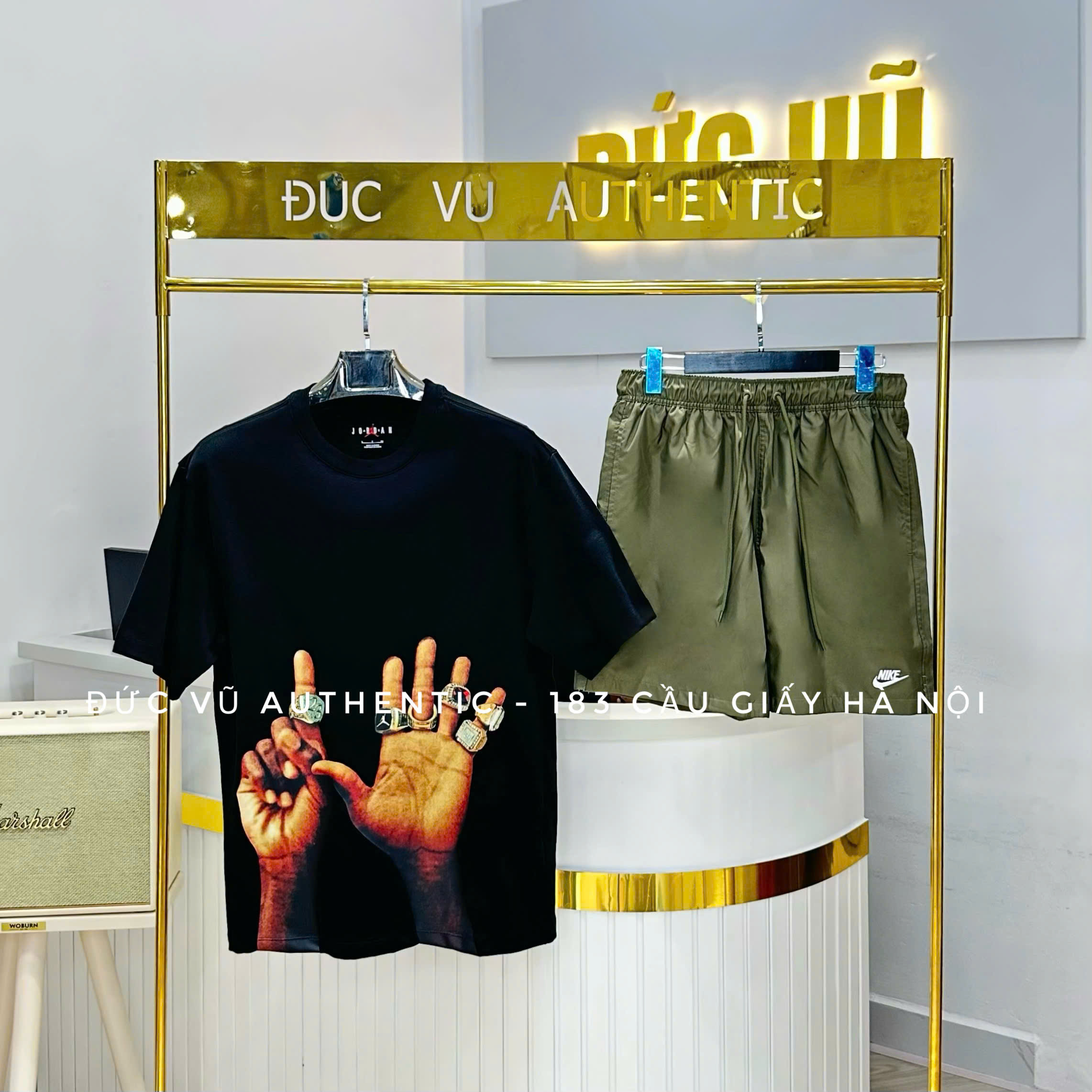 Set Áo In Hình Tay Đeo Nhẫn & Quần Short Nike Xanh Rêu
