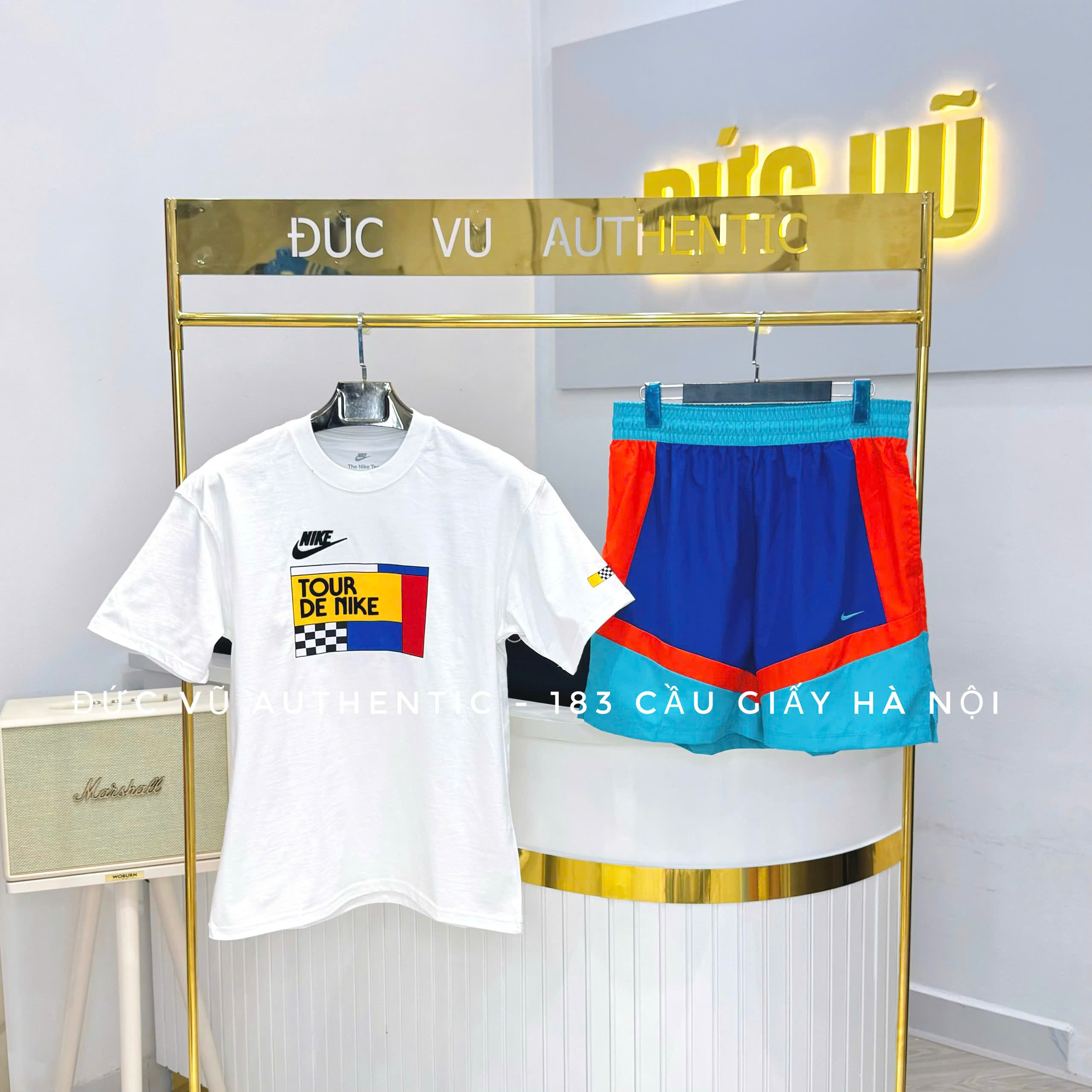 Set "Tour de Nike" Đua Sắc Màu – Áo graphic + quần thể thao phối màu