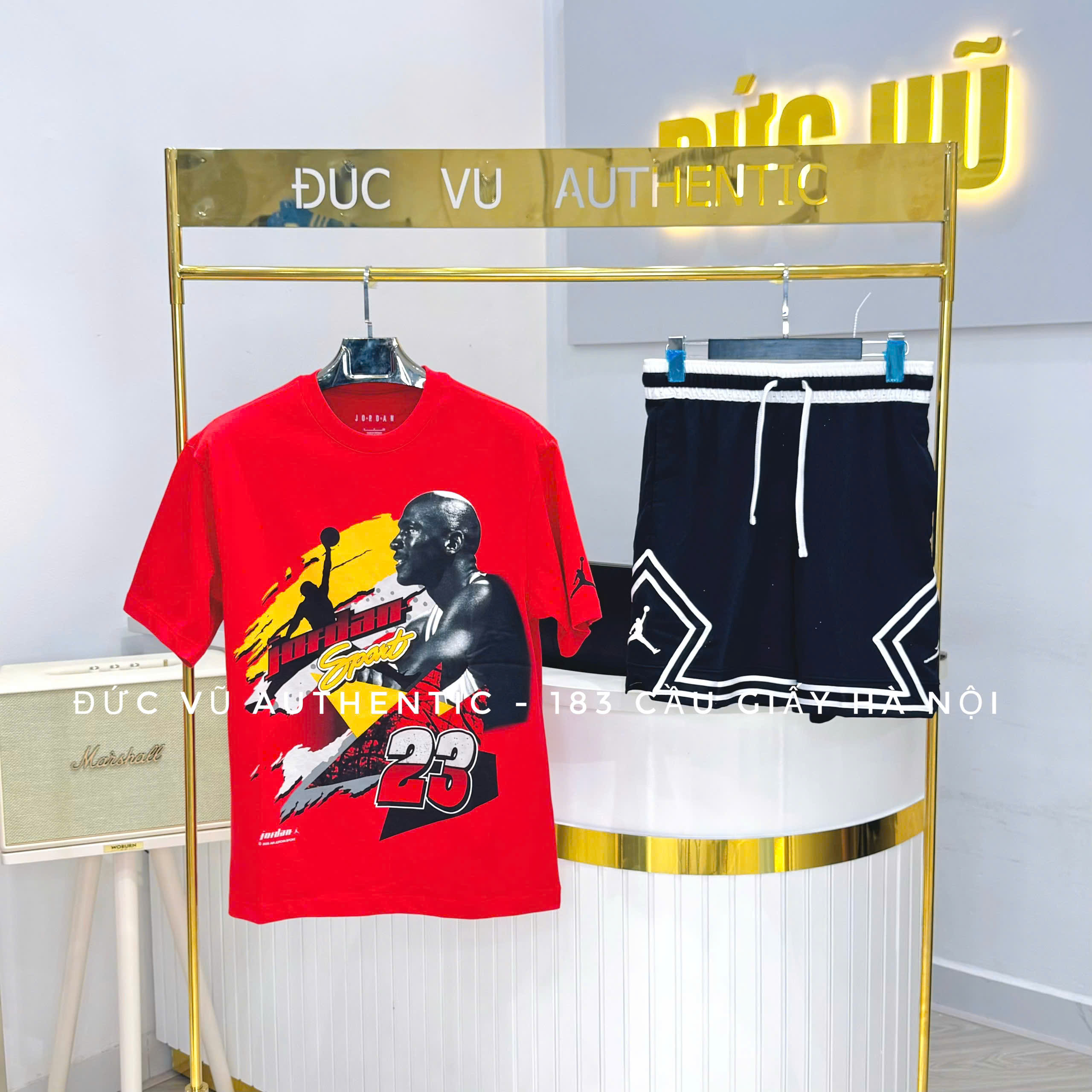 Set Jordan 23 “Legend Spirit” – Áo thun đỏ & quần short thể thao viền trắng