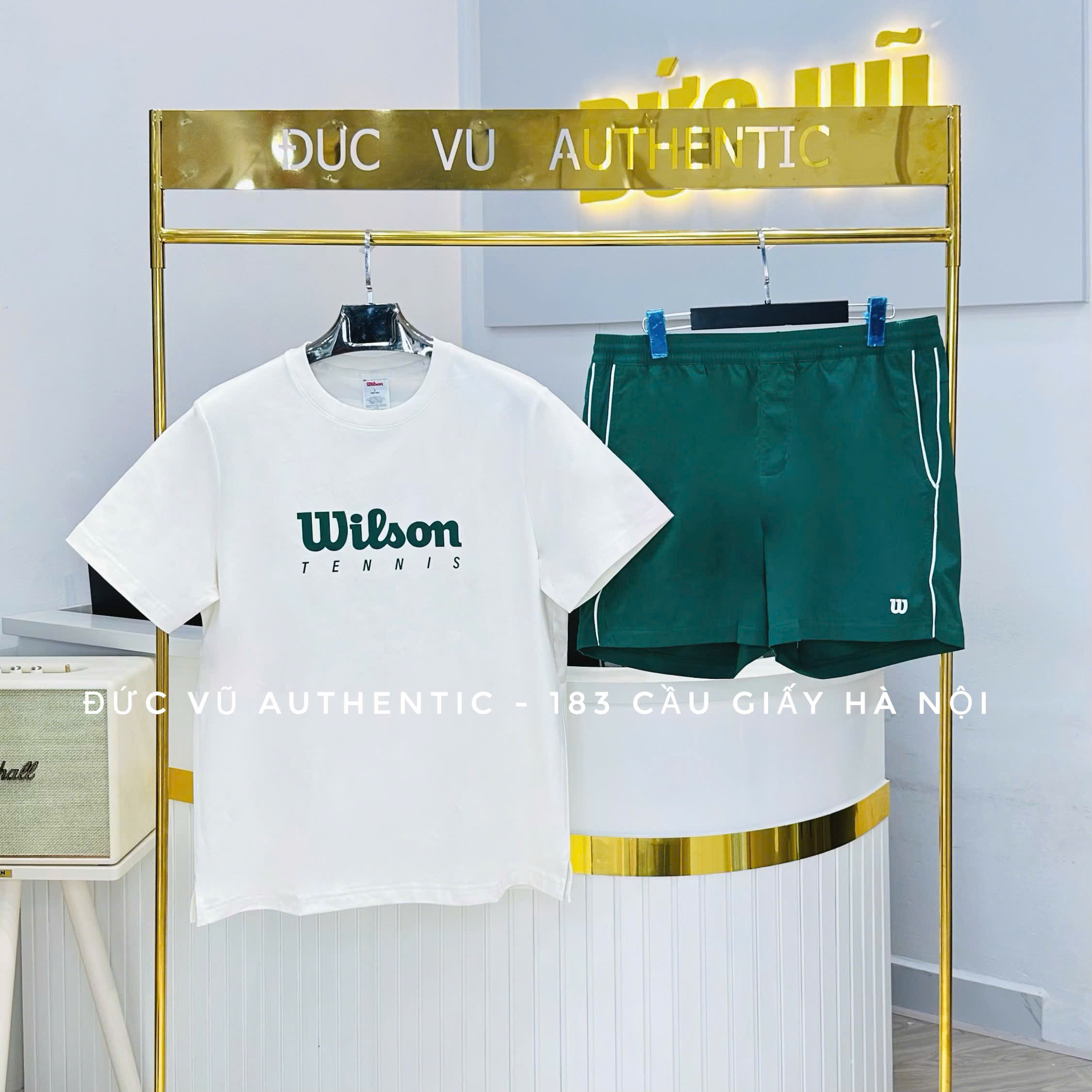 Bộ đồ thể thao Wilson nam – Áo thun trắng & quần short xanh rêu