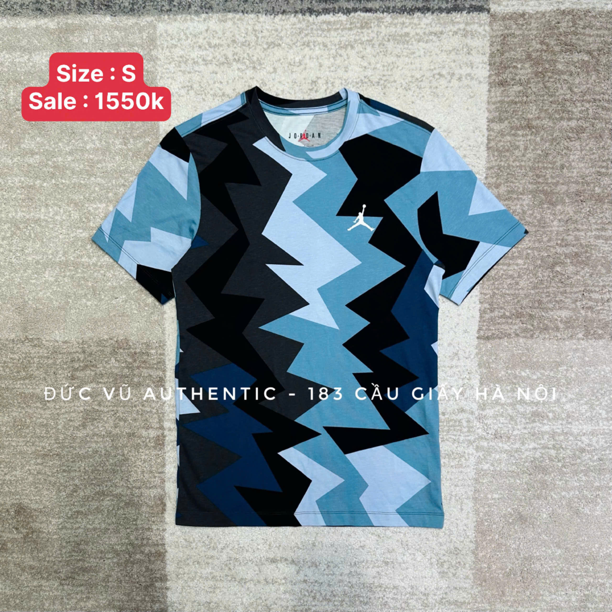 Áo thun Jordan Lightning Bolt Pattern Tee – Xanh đen họa tiết sấm sét