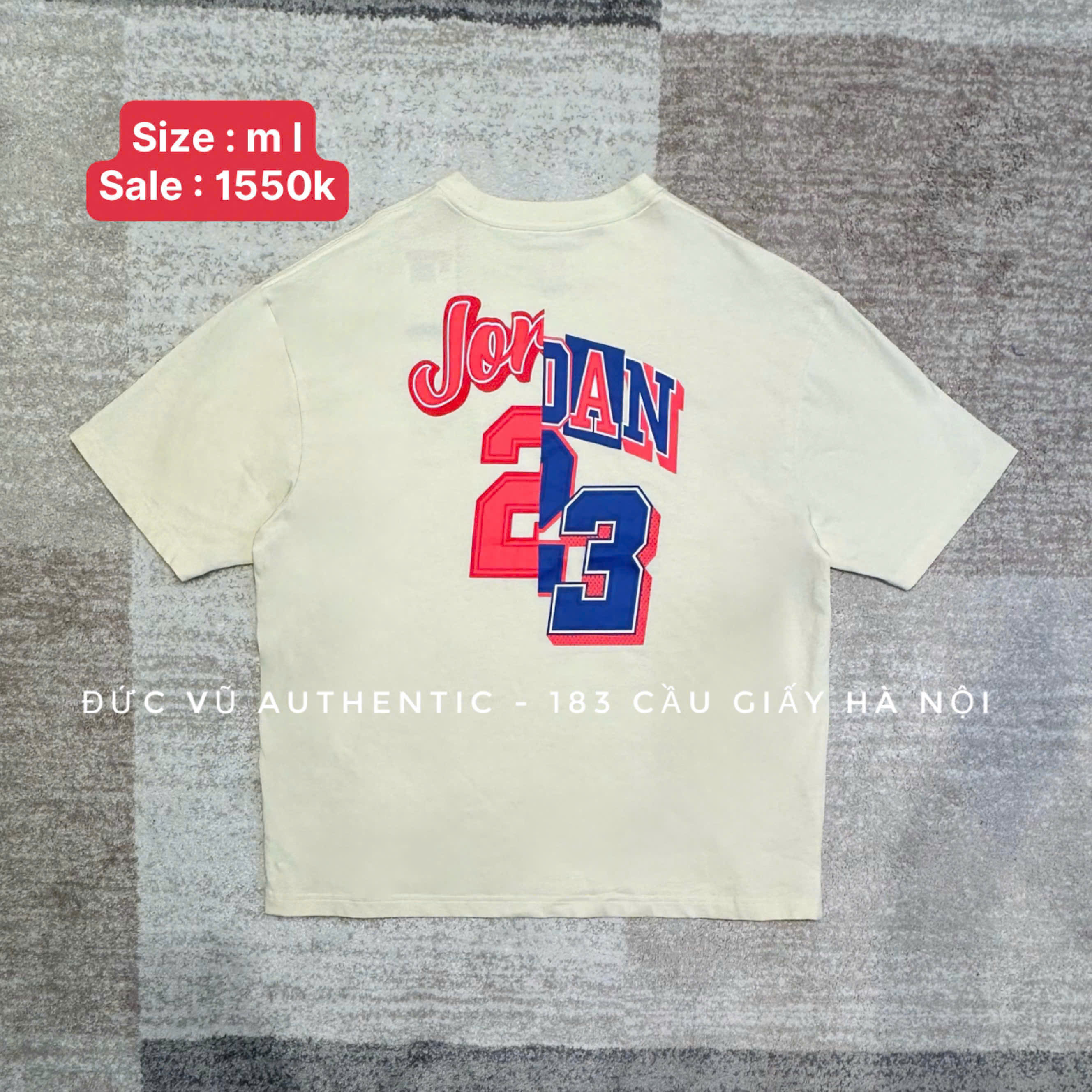 Áo thun Jordan 23 Split Graphic – Kem phối đỏ xanh