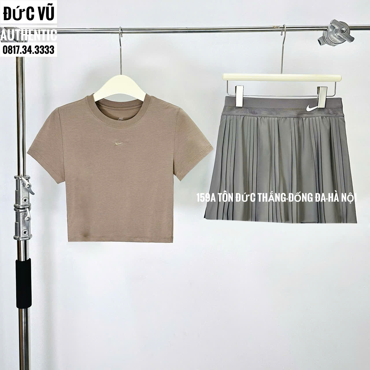 Set Nike Street Active – Áo Crop Nâu & Váy Tennis Xếp Ly Xám