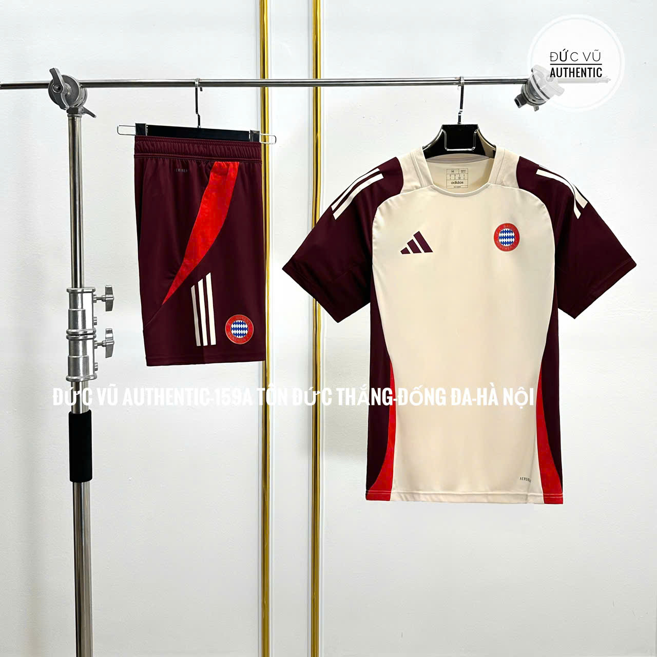 Set thể thao Bayern Munich phối màu kem - đỏ đô