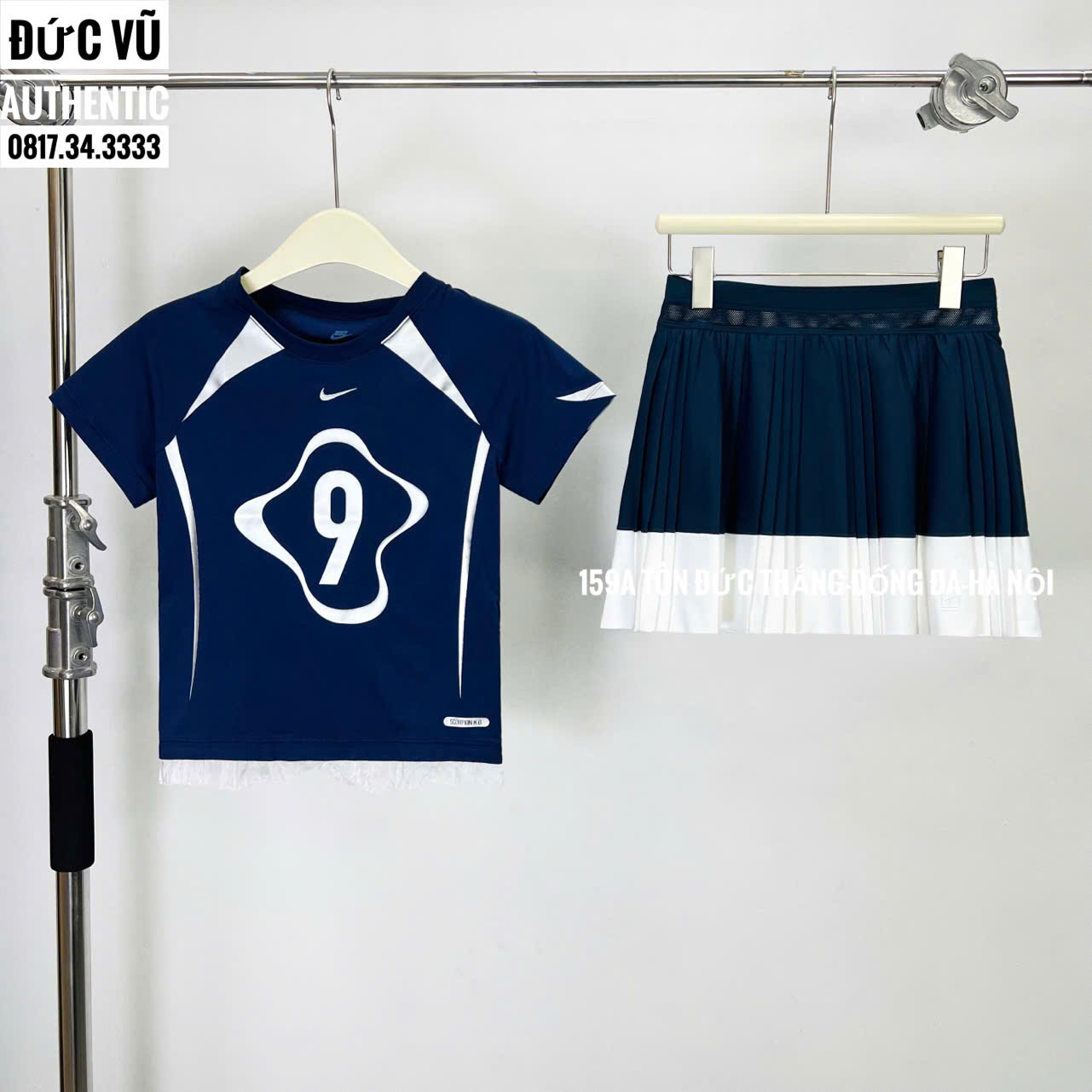 Set thể thao nữ Nike số 9 – Áo thun + chân váy xếp ly phối trắng