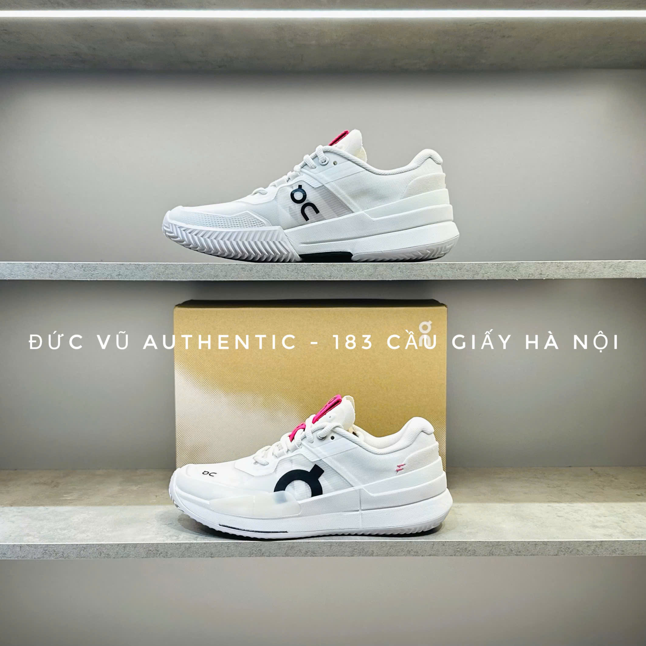On The Roger Pro White/Black