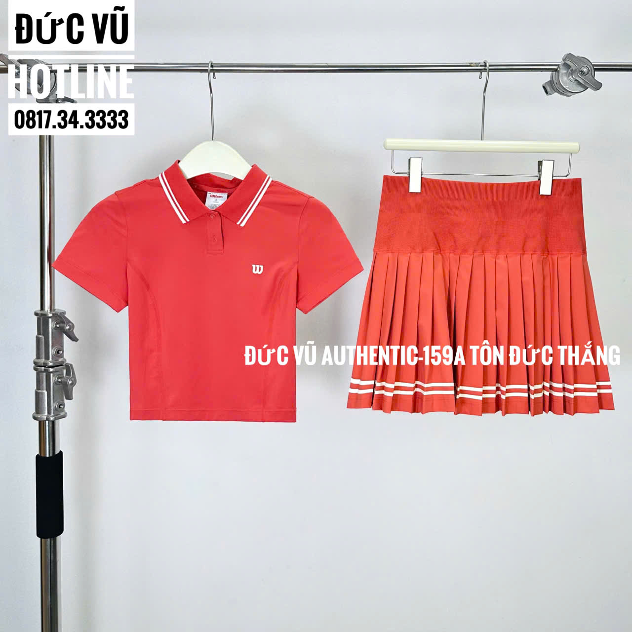 Set tennis nữ Wilson – Áo polo & chân váy xếp ly đỏ