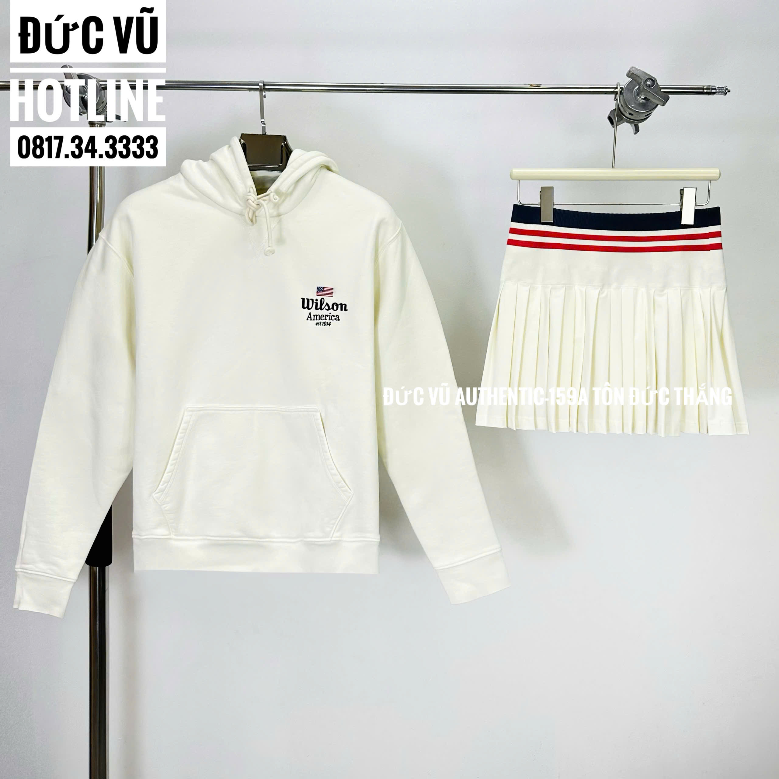 Set hoodie Wilson và chân váy tennis xếp ly