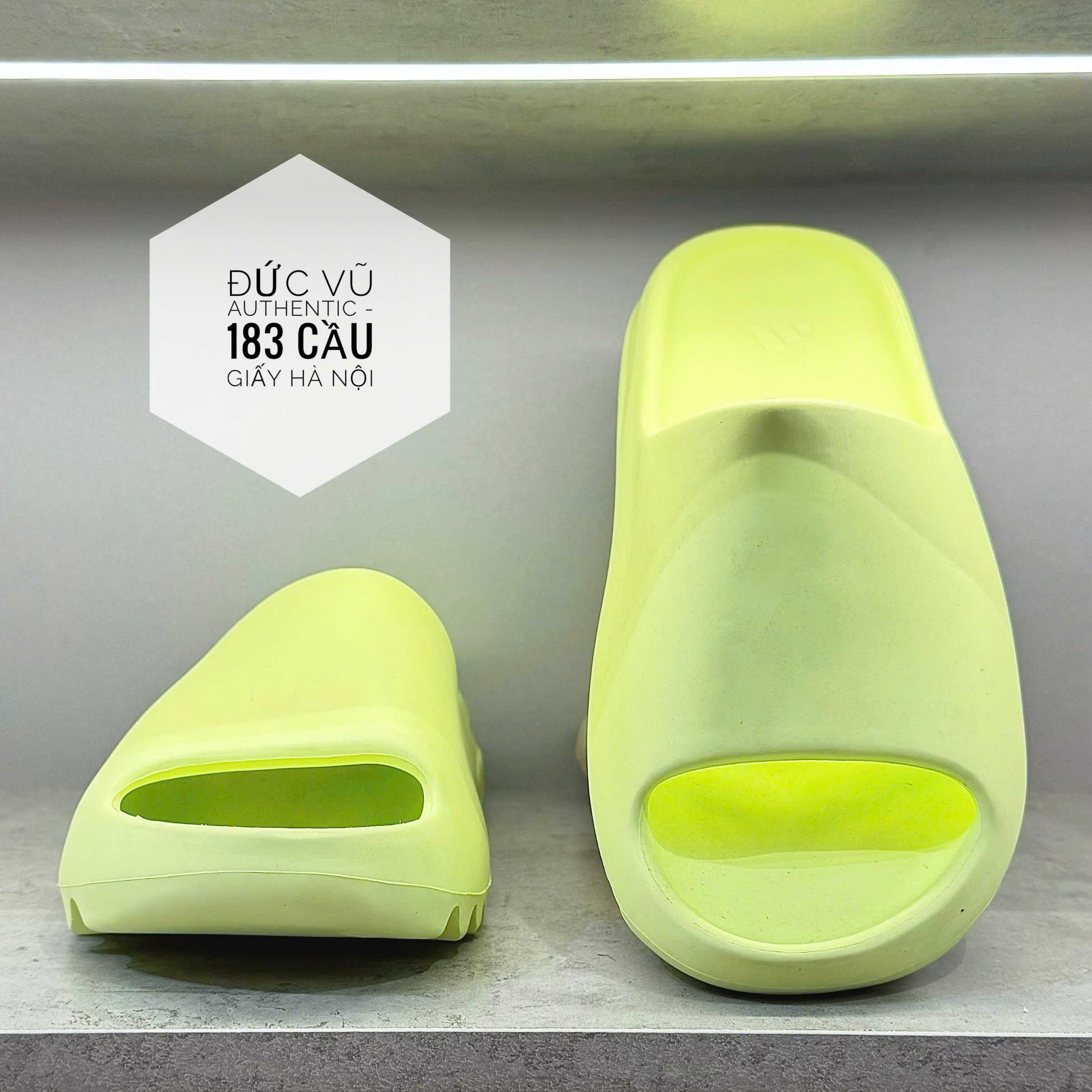 Dép Adidas nguyên khối màu vàng neon