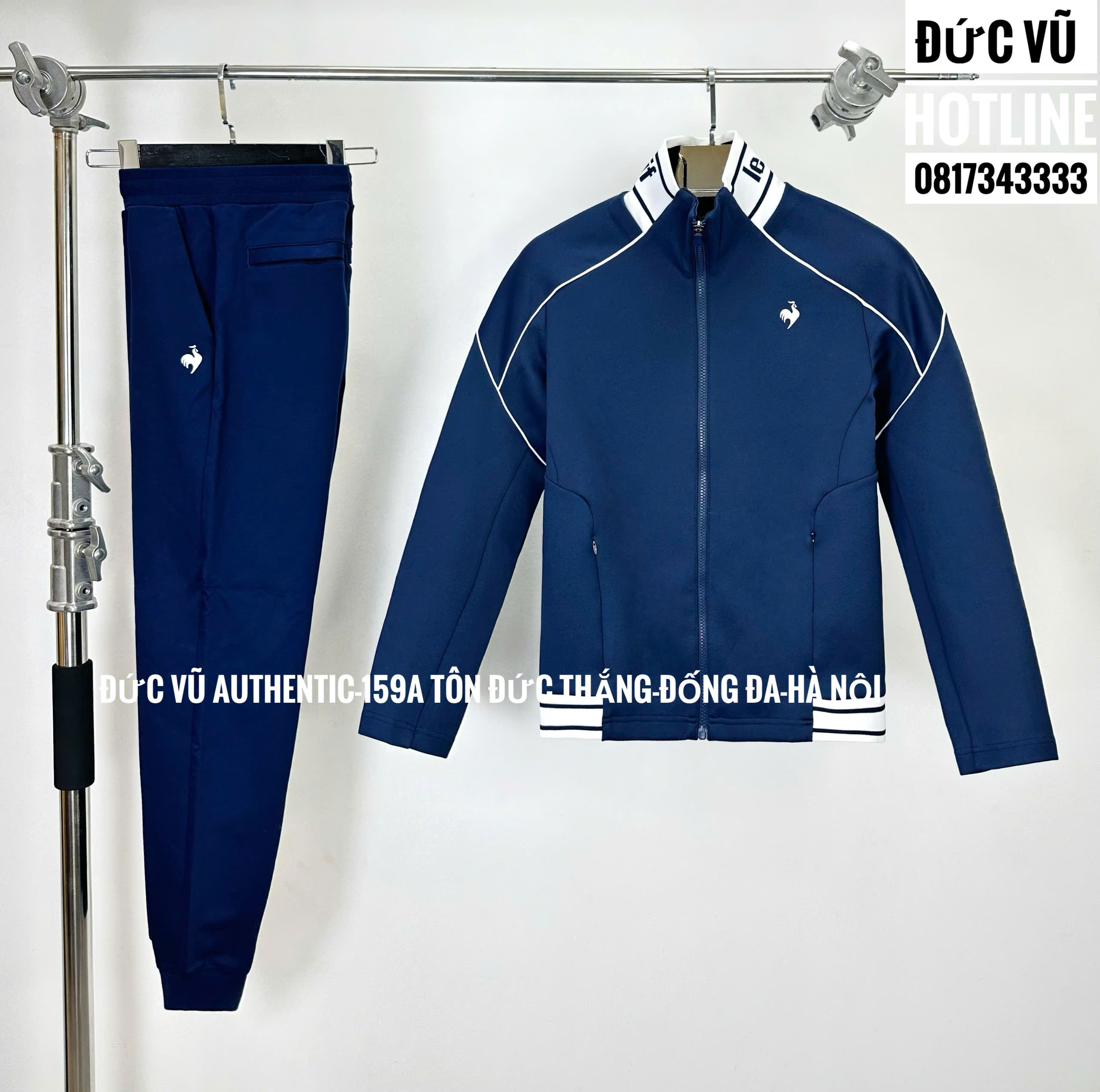 Set thể thao Le Coq Sportif xanh navy cổ viền trắng – phong cách thể thao Pháp đẳng cấp