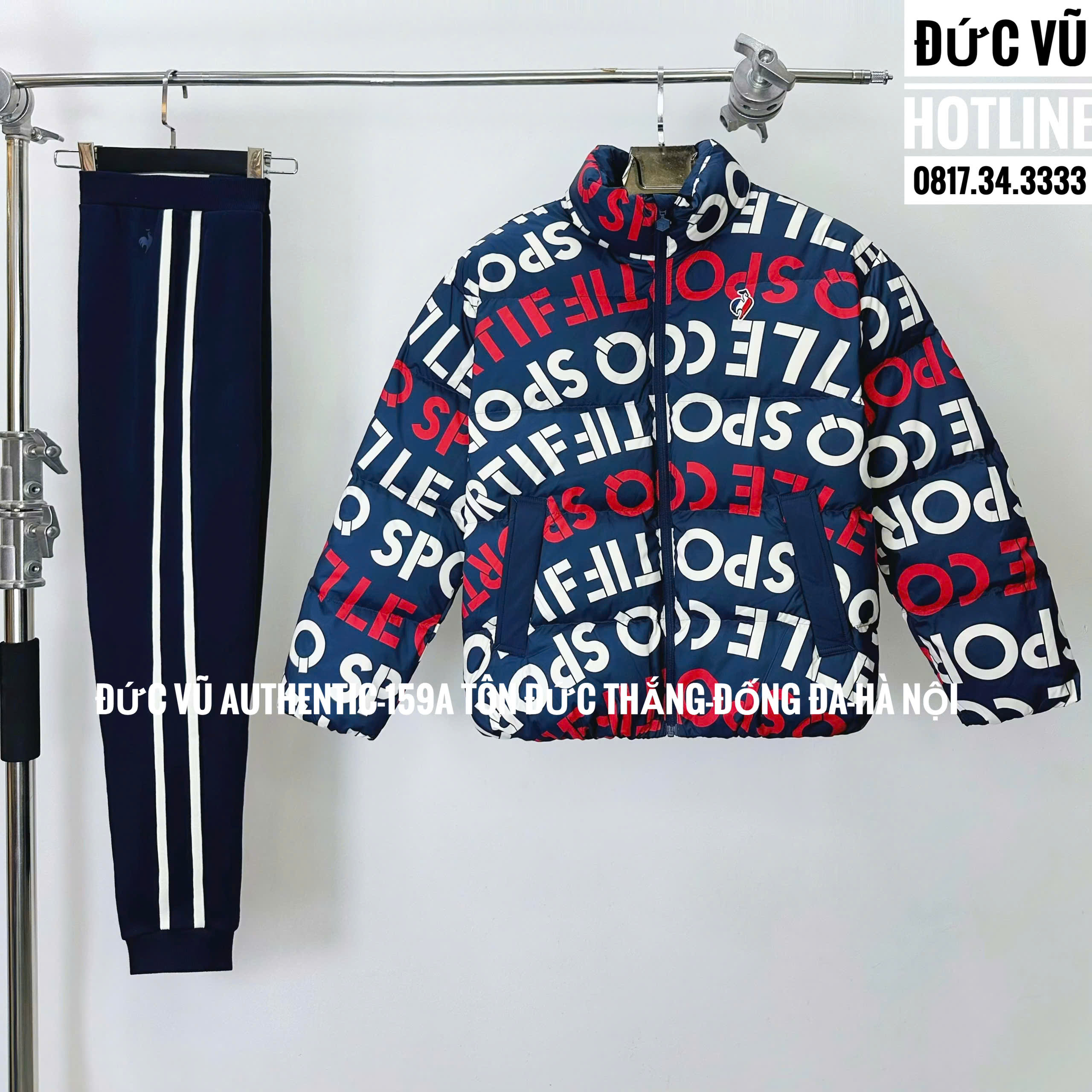 Set thể thao Le Coq Sportif Logo All-Over Winter Set – Xanh Navy/Đỏ/Trắng