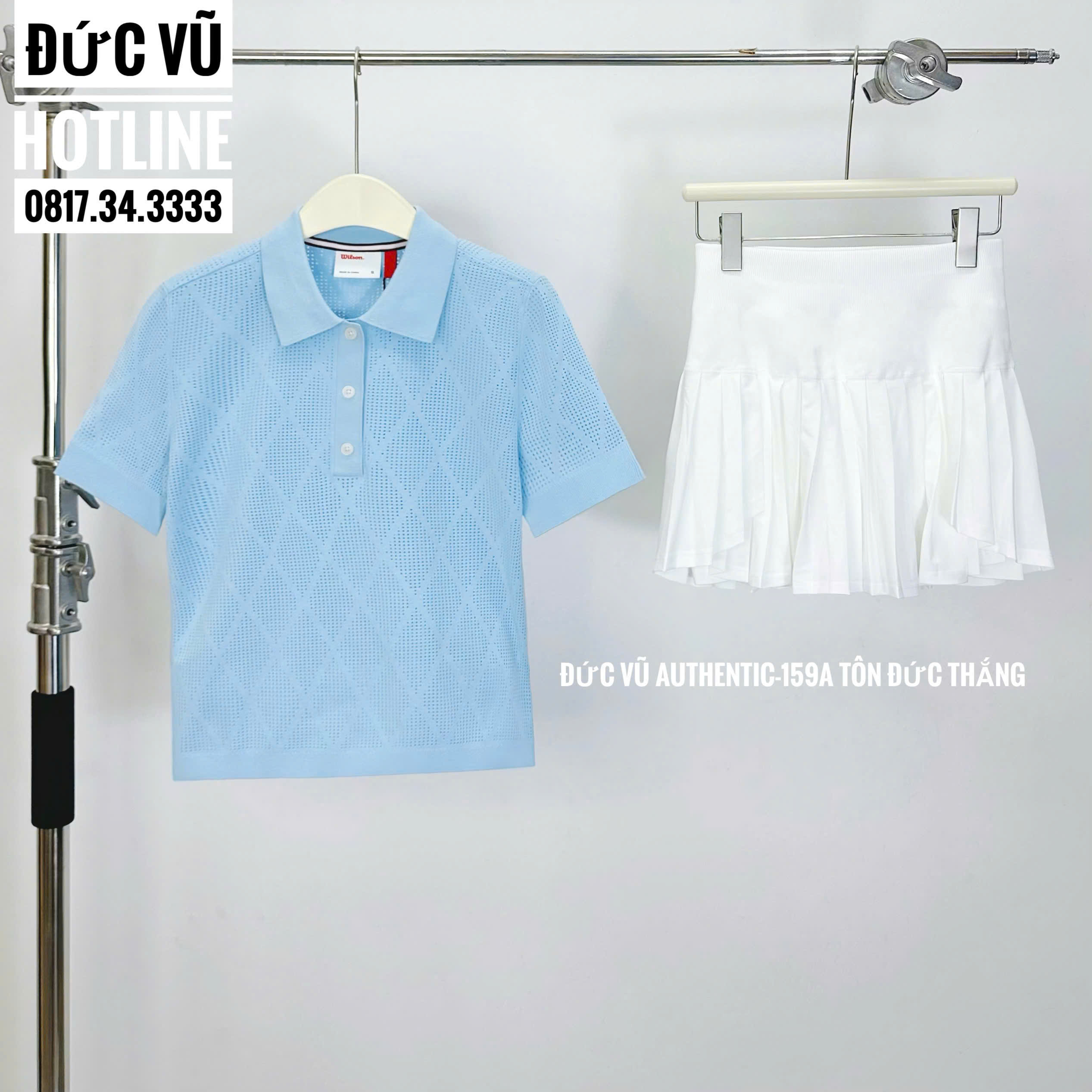 Bộ outfit thể thao nữ Wilson – Áo polo xanh baby và chân váy tennis trắng